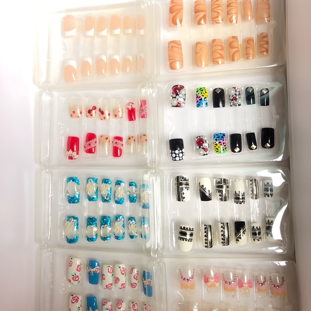 8 Japanese Glue-on Nail Sets